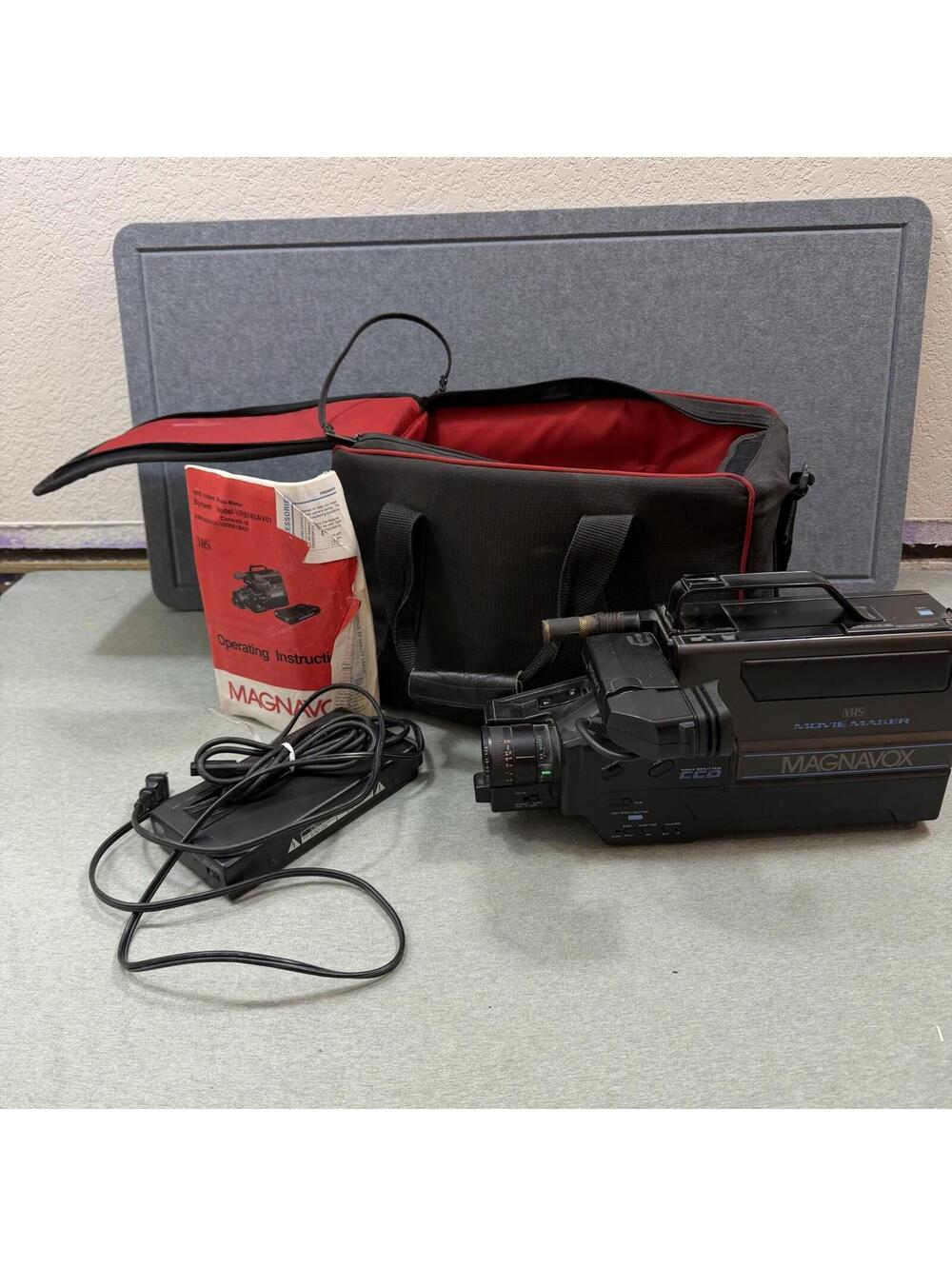 Magnavox VR9143AV01 Vintage 1987 VHS Movie Maker Camera W/Case Charger Manual